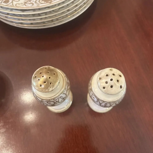 Vintage NORITAKE Salt & Pepper Shakers Hand Gilded Gold No.175 Without Stoppers - Picture 7 of 7